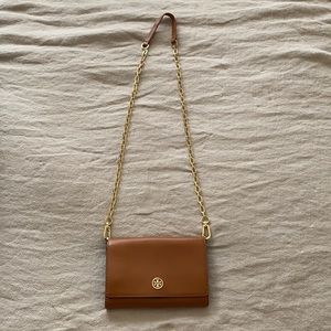 Tory Burch Robinson Chain Wallet